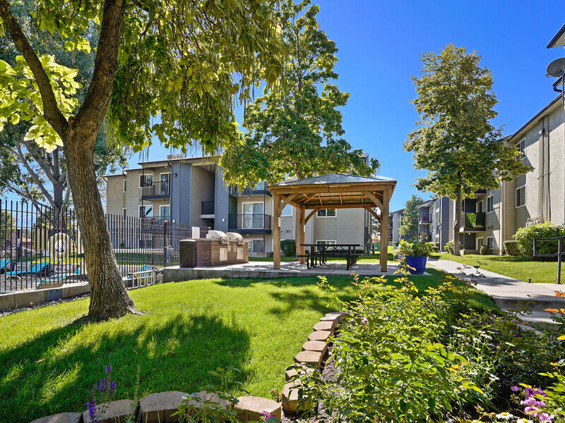 Grills and Picnic Tables | Aspire West Valley
