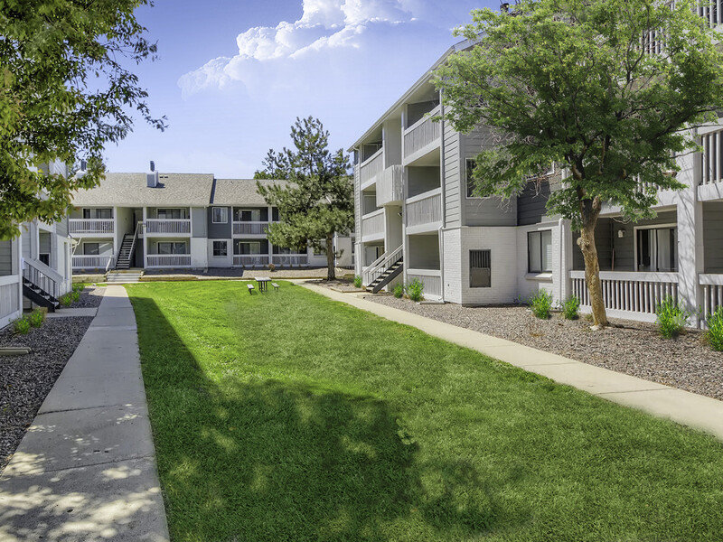 Walking Paths | Preserve at City Center Apartments in Aurora, CO