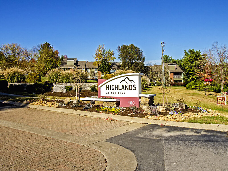 Exterior Views | Highlands at the Lake