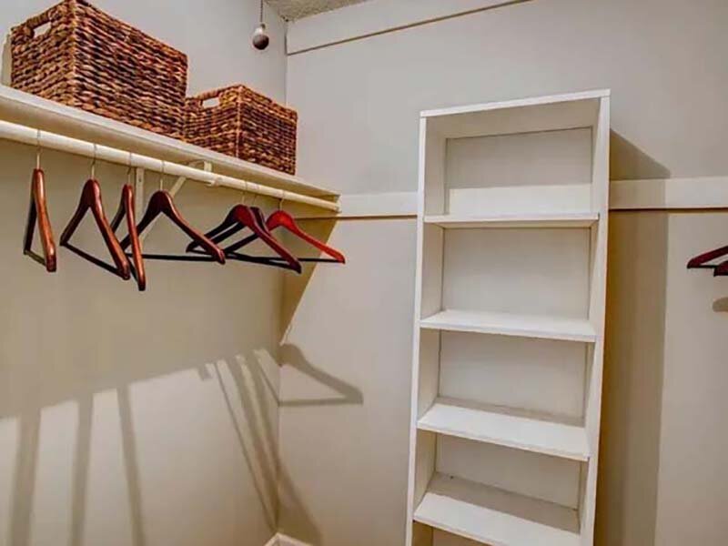 Walk In Closets | Bellevue West Apartments