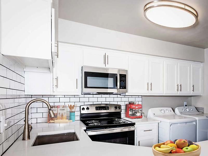 Fully Equipped Kitchen | Bellevue West Apartments