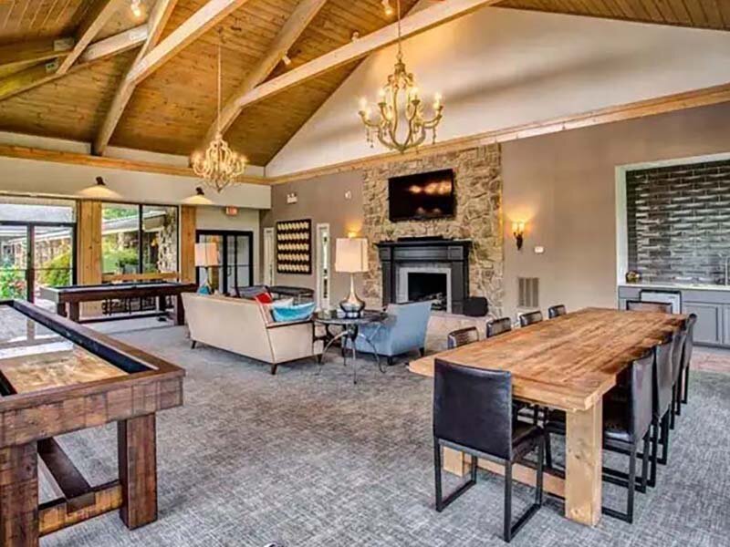 Resident Lounge | Bellevue West Apartments