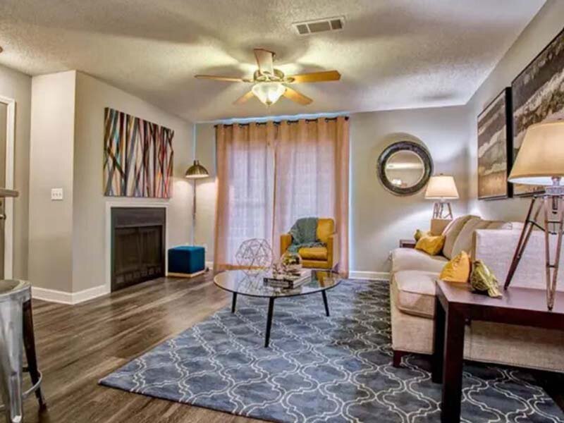 Living Room | Bellevue West Apartments