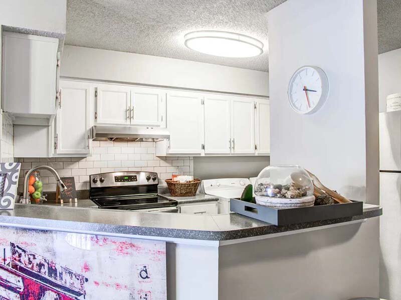 Kitchen | Bellevue West Apartments