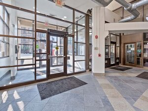Building Entry | Gateway Plaza