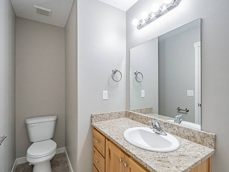 Large Apartment Bathroom | Meadowcreek Townhomes