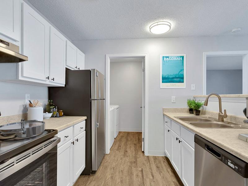 Kitchen | Cheyenne Crest Apartments