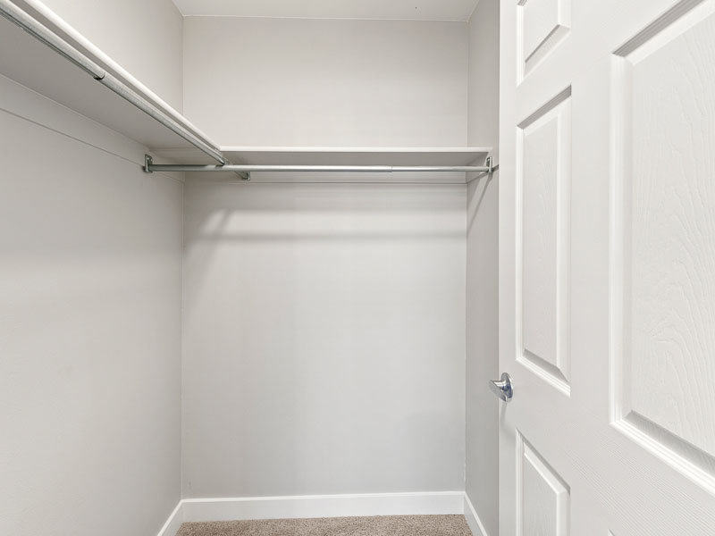 Walk In Closets | Oasis Palms