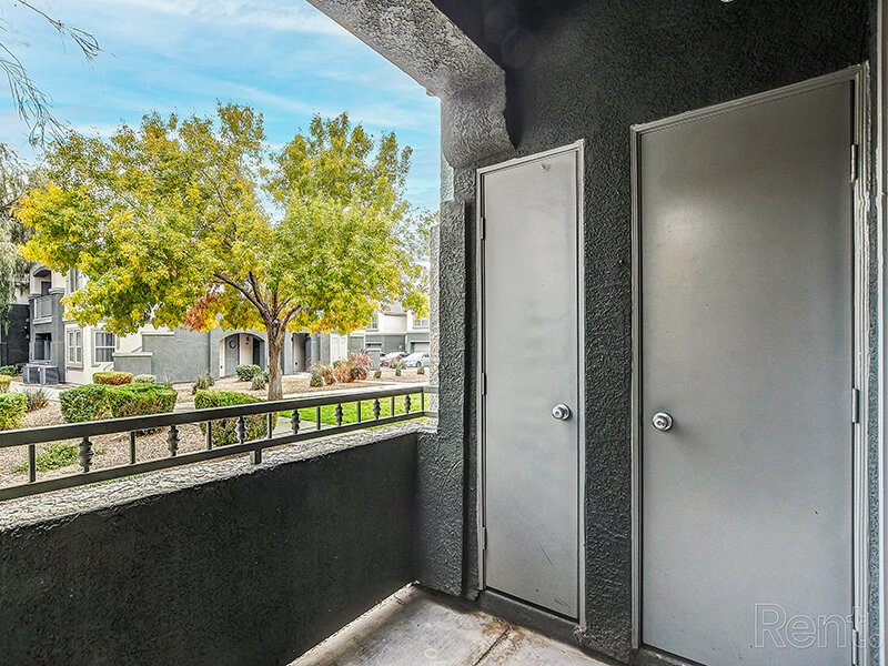 Balcony | Fleetwood Apartments