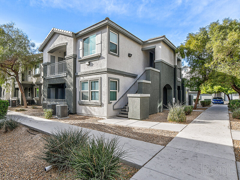 Apartment Exterior | Fleetwood Apartments in Las Vegas