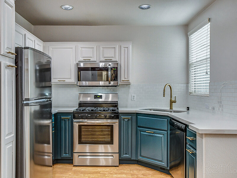 Kitchen | Fleetwood Apartments in Las Vegas