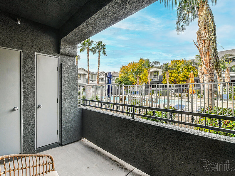 Private Balcony | Fleetwood Apartments