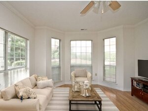 Floor to Ceiling Windows | 42 Magnolia Apartments