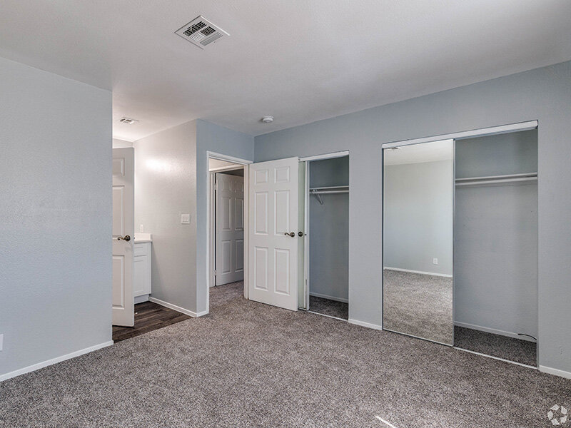 Bedroom with Mirrored Closet | Morrell Park