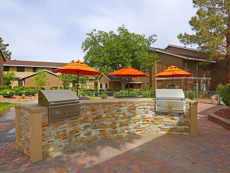 Exterior Dining | Morrell Park