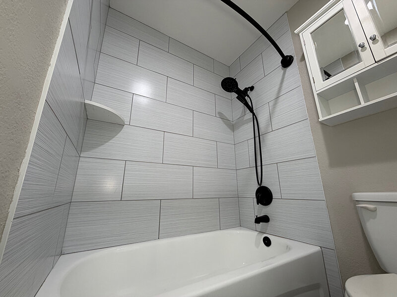 Tub/Shower | Morrell Park Apartments