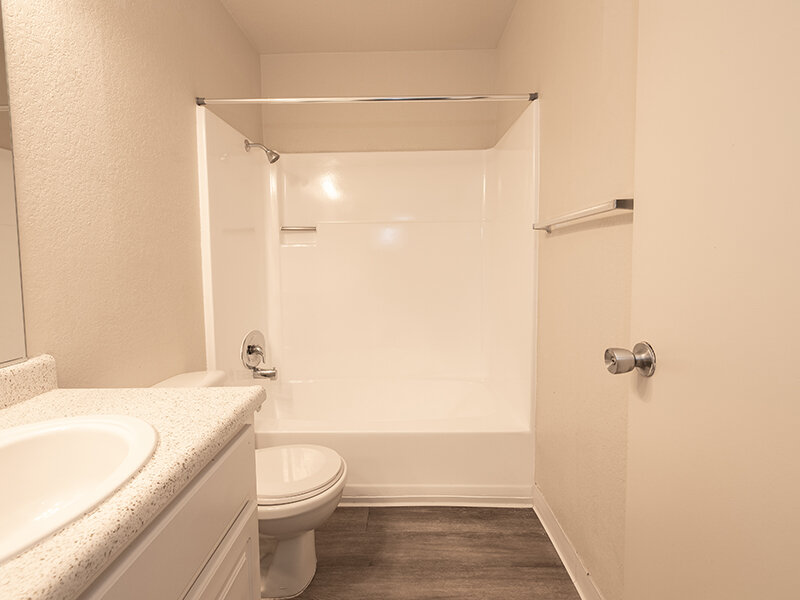 Apartment Bathroom | Riverstone