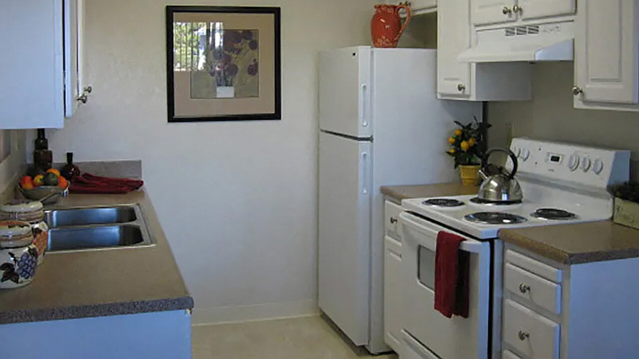 Riverstone Apartments Neighborhood