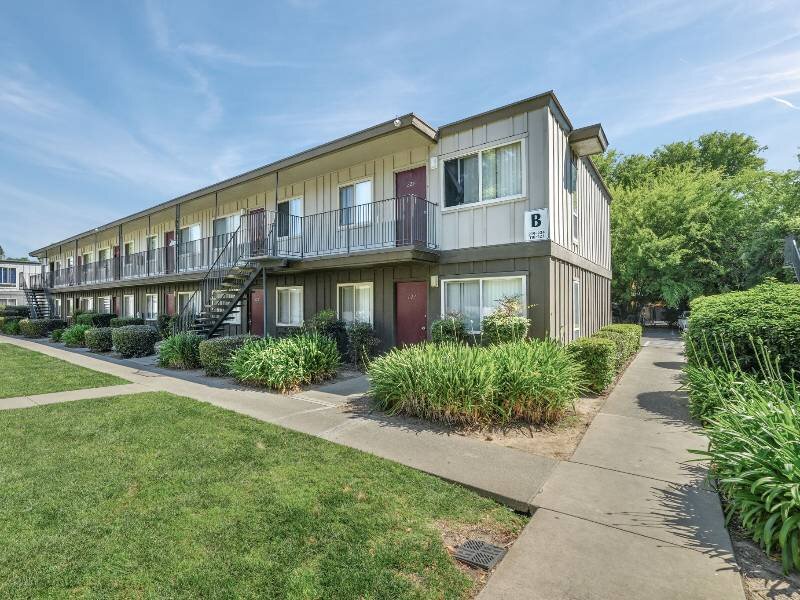 Exterior with Professionally Landscaped Grounds | Shenandoah