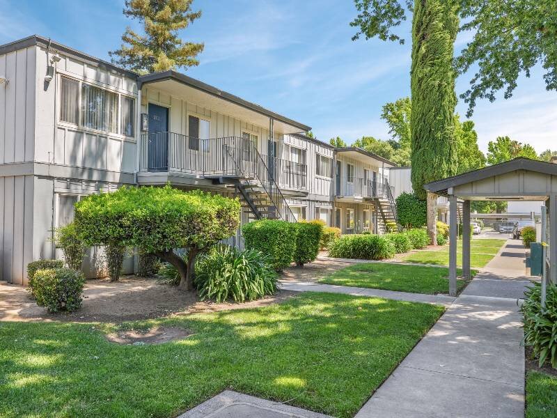Apartment Exterior | Shenandoah