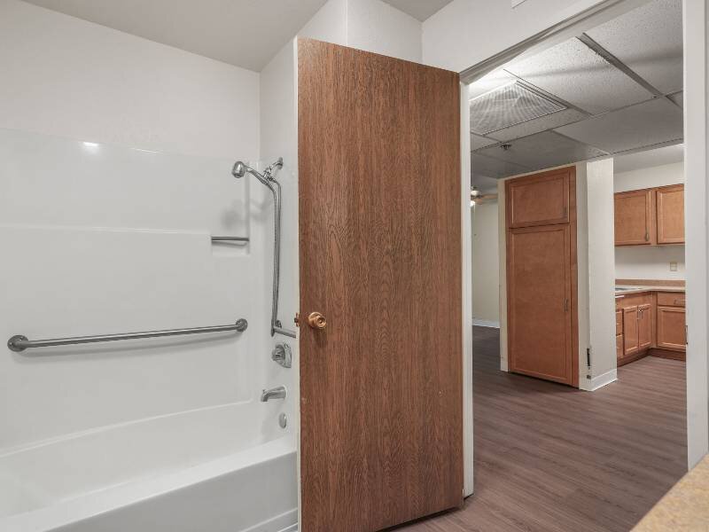 Bathtub | Albert Einstein Apartments