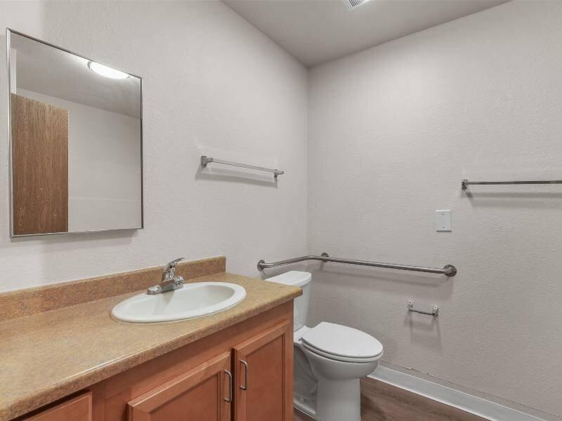 Bathroom | Albert Einstein Apartments