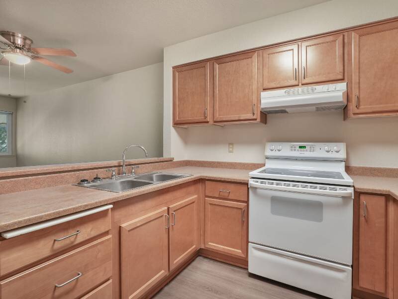 Kitchen | Albert Einstein Apartments