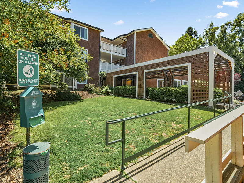 Pet Sign Exterior View |  Parnow Friendship House