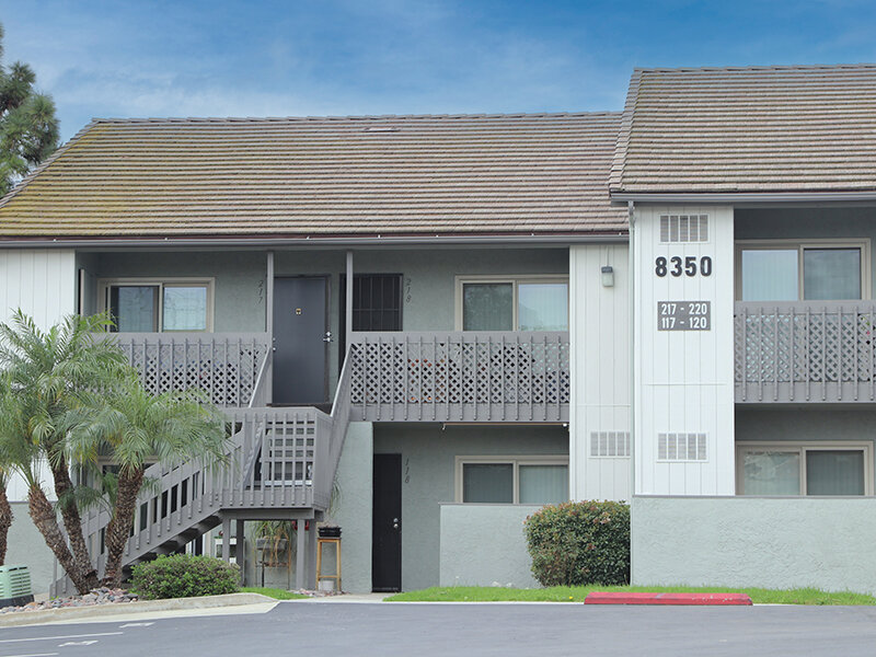 Apartment Property | Outlook at Mission Valley