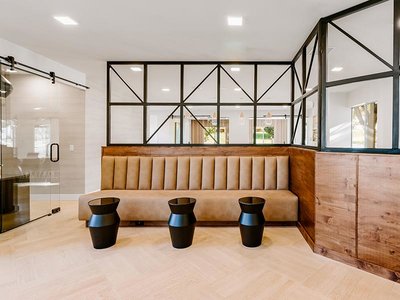 Resident Clubhouse | Kallisto at Bear Creek Apartments in Lakewood, CO