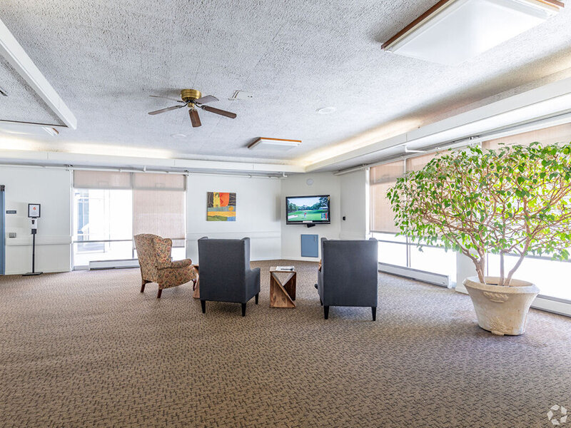 Lounge | Bonnie Brae Terrace Senior Living Apartments