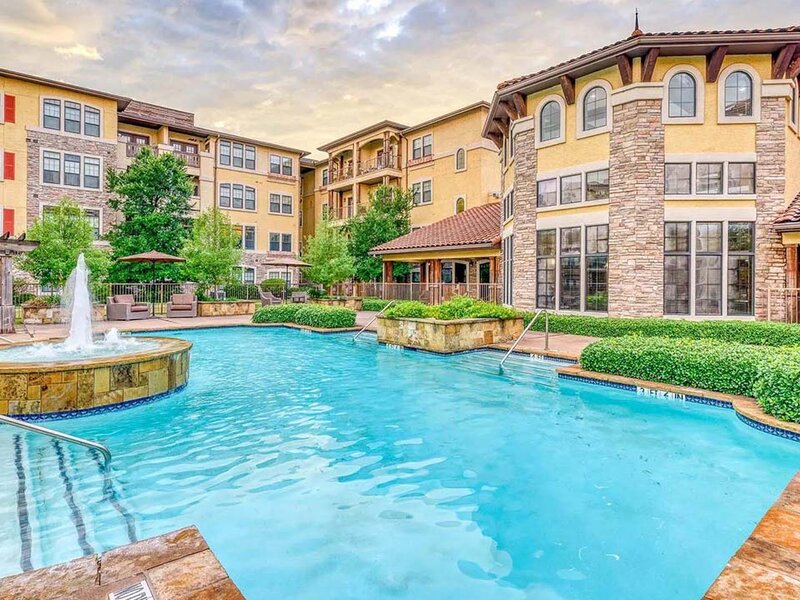 Aventine at Kessler Apartments in Dallas