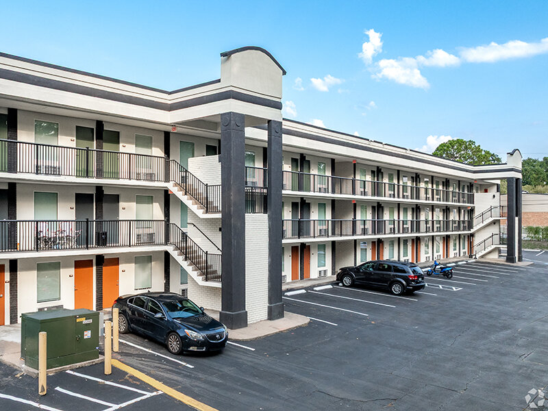 Apartment Exterior | Springwood Apartments