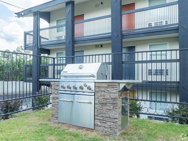 BBQ Grill | Broad View Apartments