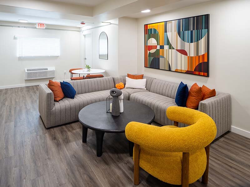 Lounge | Broad View Apartments
