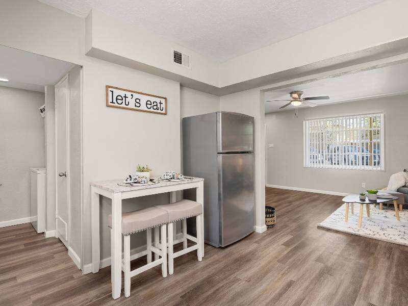 Stainless Appliances | Nob Hill Apartments