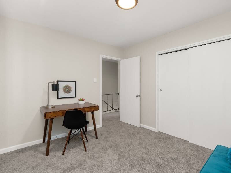 Carpeted Rooms | Nob Hill Apartments