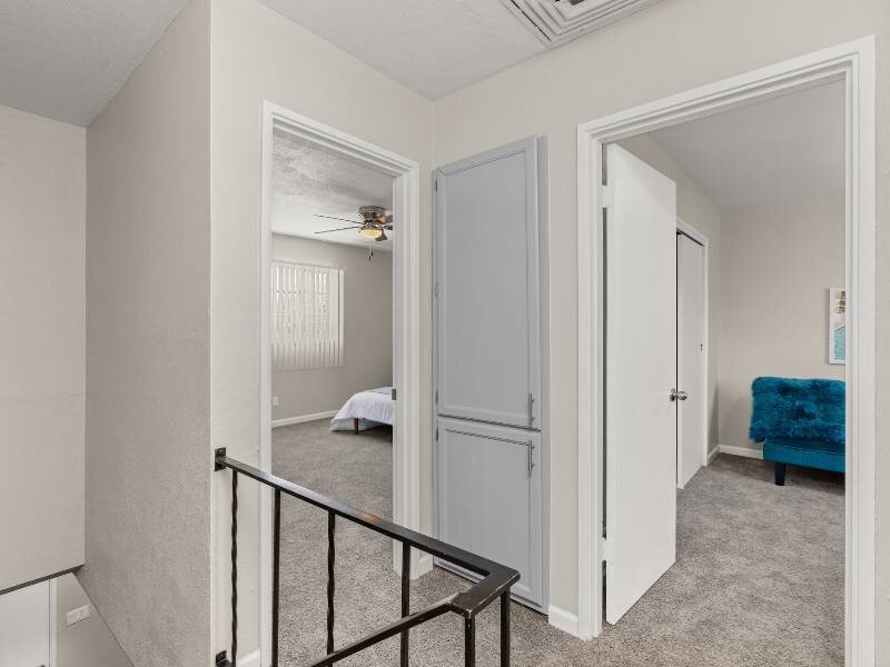 Upstairs Hallway | Nob Hill Apartments