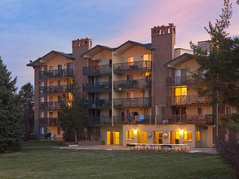 Lodge at Aspen Grove Apartments in Denver, CO
