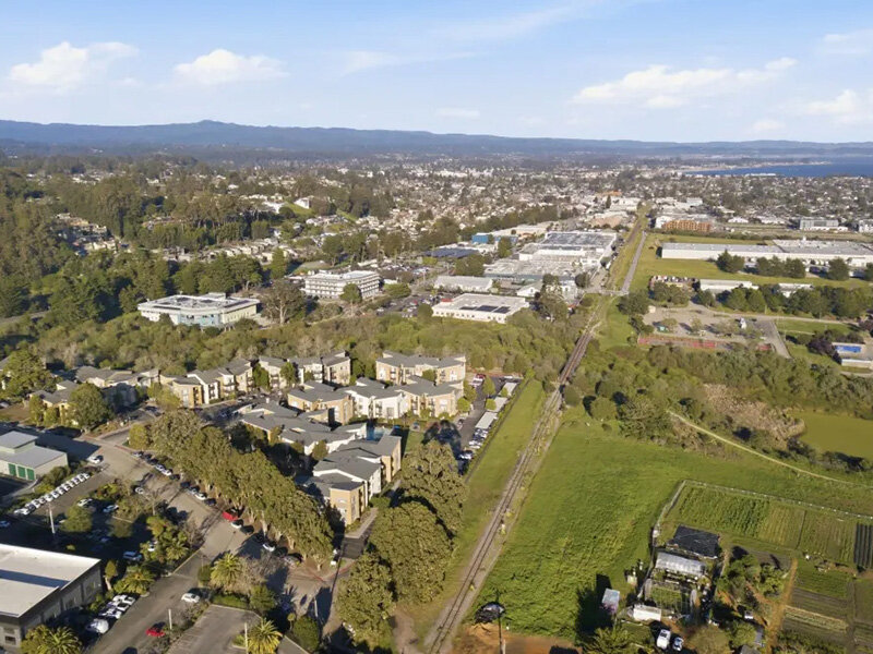 Apartment Building with City Views | Pacific Shores