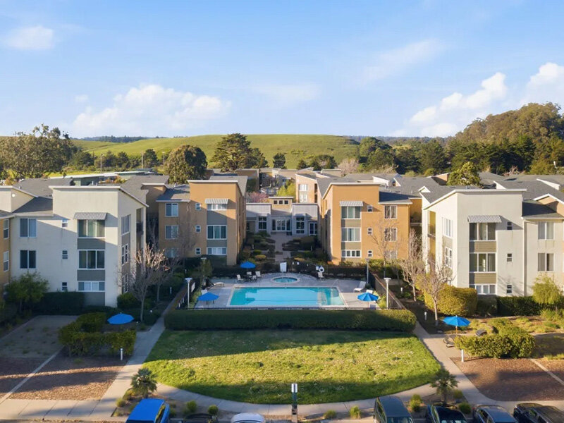 Apartment Pool with Scenic Views | Pacific Shores