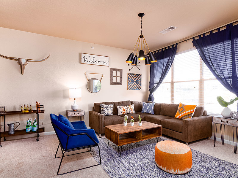 Living Room | Arista Flats Apartments in Broomfield