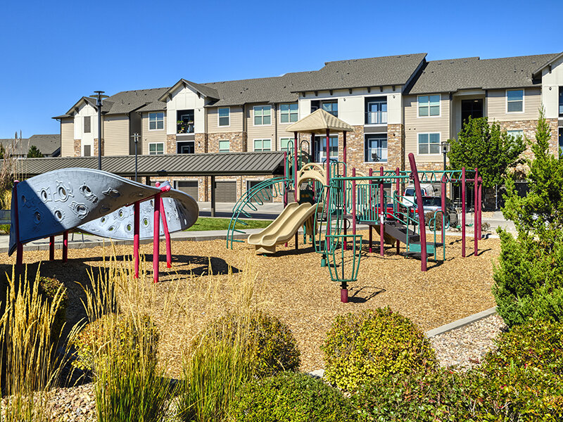 Apartment Exterior View | Highpointe Park