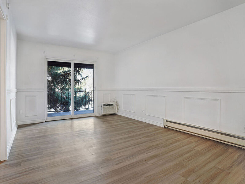 Living Room | Highland Commons Apartments