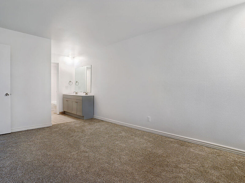 Bedroom with Bathroom Access | Highland Commons