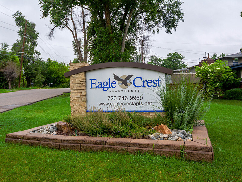 Monument Sign | Eagle Crest Apartments in Lakewood, CO