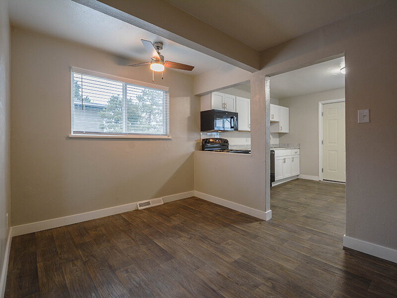Dining Area | Eagle Crest Apartments in Lakewood, CO