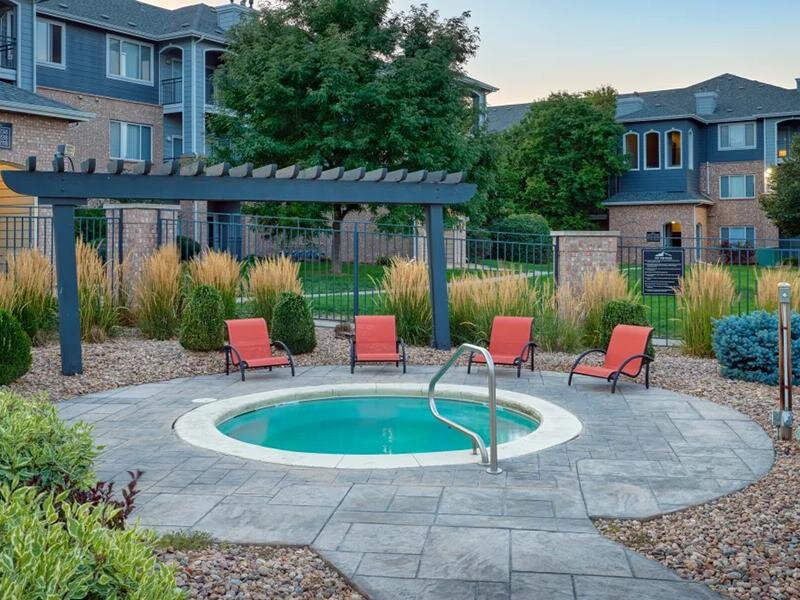 Hot Tub | Hawthorne Hill Apartments