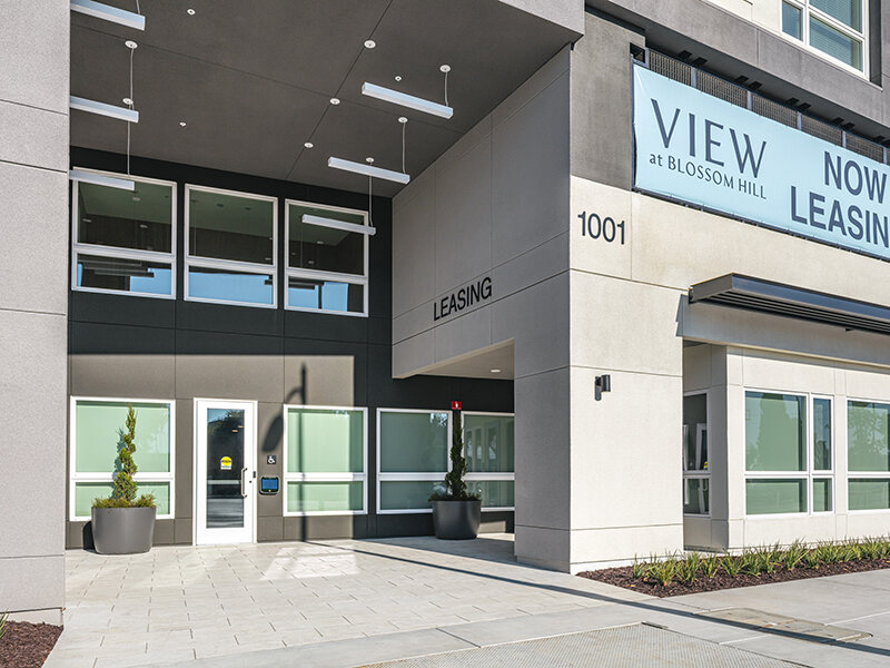 Apartment Complex Area Entrance with Sign | View at Blossom Hill