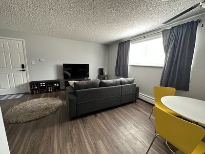 Living Room | The Reserve at Water Tower Village Apartments